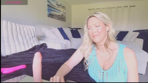 Snapshot of angelsxdesire chatting on 14, 5, 2026 AngelsXDesire online show from 14, 5, 2026