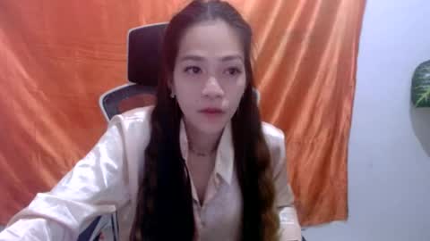 Snapshot of angelyn_slim chatting on 8, 7, 2026 angelyn_slim online show from 8, 7, 2026