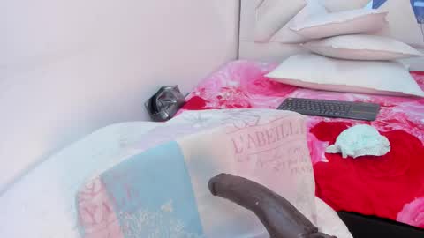 Snapshot of angie_will chatting on 8, 3, 2025 A N G I E. online show from 8, 3, 2025