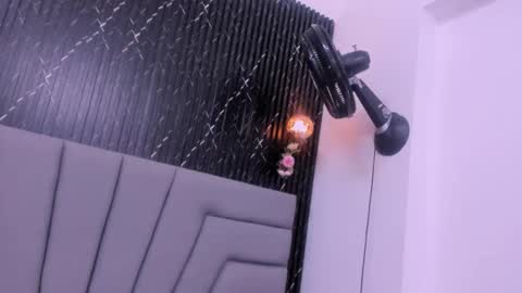 Snapshot of angie_will chatting on 15, 10, 2025 A N G I E. online show from 15, 10, 2025