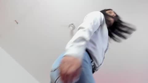 Angie online show from 4, 3, 2025