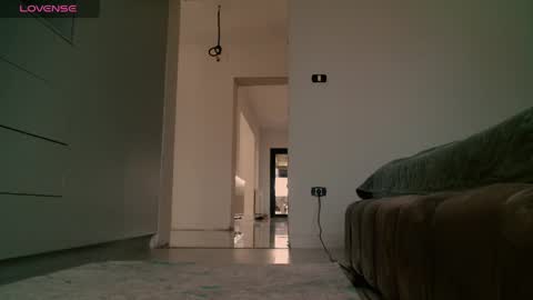 angiemilly online show from 28, 4, 2026