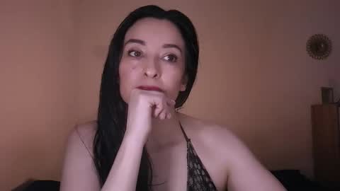 Snapshot of angiesquirt chatting on 26, 5, 2026 VALENTINA online show from 26, 5, 2026