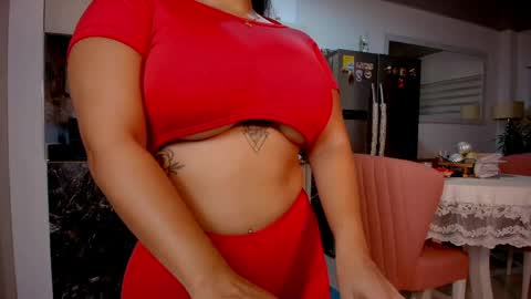 laura  online show from 23, 4, 2026