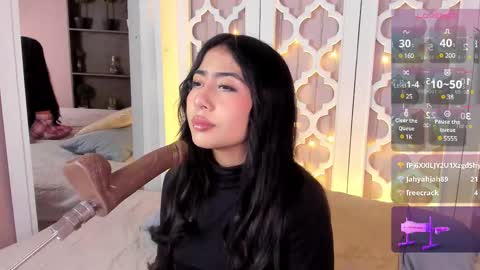 aniie_west online show from 13, 2, 2025