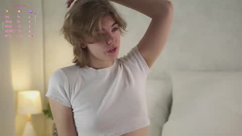 AnishaVivo online show from 4, 12, 2025