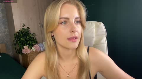 Snapshot of anita_blairr chatting on 15, 6, 2026 Anita online show from 15, 6, 2026