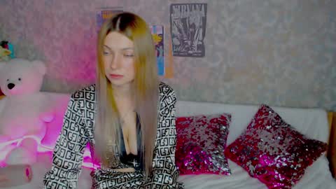 Snapshot of anita_moon_ chatting on 7, 1, 2025 anita_moon_ online show from 7, 1, 2025