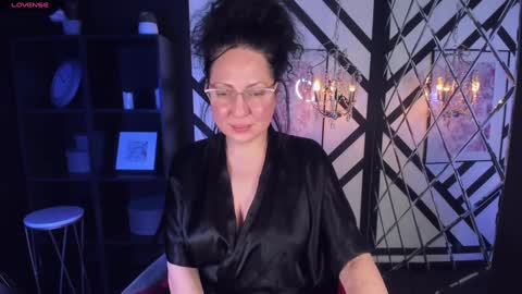 Anita online show from 1, 2, 2025