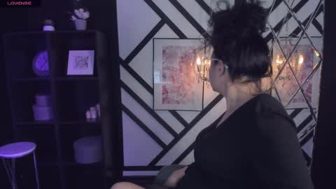 Anita online show from 6, 3, 2025