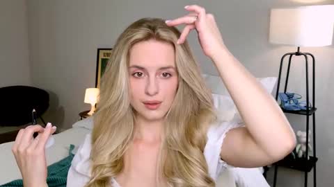 Snapshot of anitafischer chatting on 21, 9, 2025 Anita online show from 21, 9, 2025