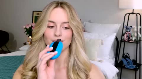 Snapshot of anitafischer chatting on 25, 9, 2025 Anita online show from 25, 9, 2025