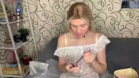 anjalin_sososok online show from 25, 2, 2026