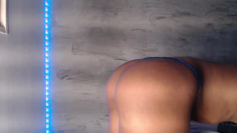 Hello My name is NaiaraPv is OPEN online show from 4, 3, 2025