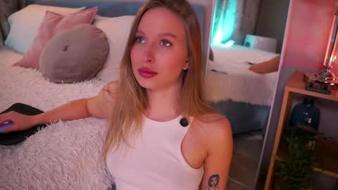 Snapshot of ann__levine chatting on 24, 9, 2025 Ann online show from 24, 9, 2025