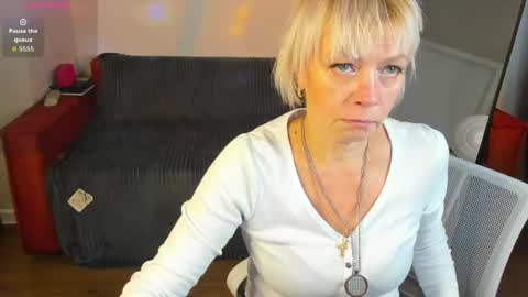 ann_annise online show from 8, 6, 2026