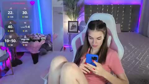 ann_woood online show from 25, 6, 2026