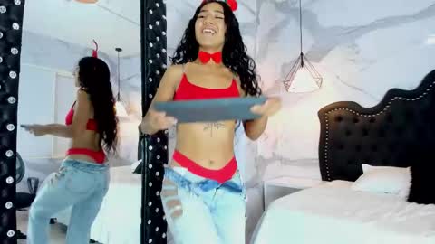 Snapshot of anna2809 chatting on 5, 12, 2025 Ana online show from 5, 12, 2025