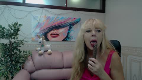 Snapshot of anna_ditrih chatting on 9, 1, 2025 Anna Ditrih online show from 9, 1, 2025