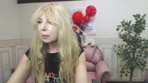 Snapshot of anna_ditrih chatting on 19, 2, 2025 Anna Ditrih online show from 19, 2, 2025