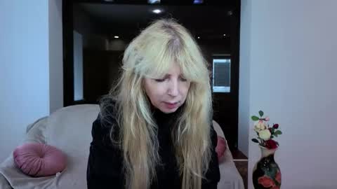 Snapshot of anna_ditrih chatting on 12, 9, 2025 Anna Ditrih online show from 12, 9, 2025