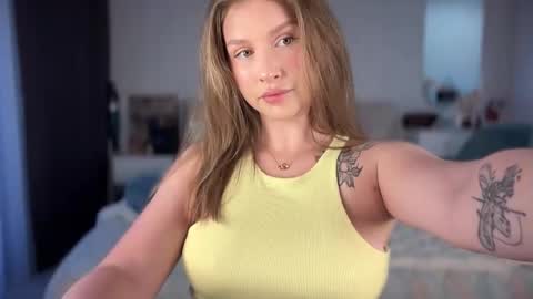 Snapshot of anna_morison chatting on 8, 11, 2025 Annet online show from 8, 11, 2025