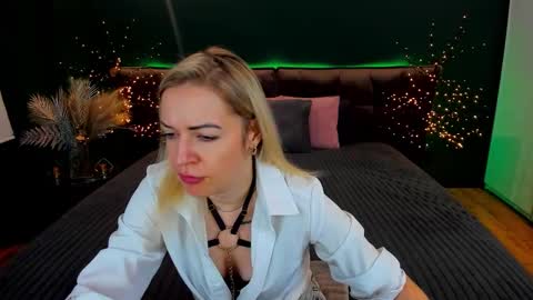 Snapshot of anna_snow9 chatting on 15, 9, 2025 anna_snow9 online show from 15, 9, 2025