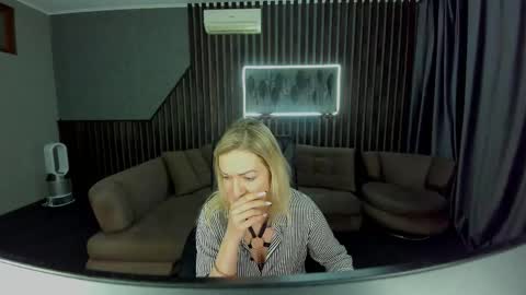 Snapshot of anna_snow9 chatting on 15, 10, 2025 anna_snow9 online show from 15, 10, 2025