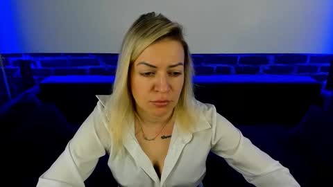 Snapshot of anna_snow9 chatting on 23, 10, 2025 anna_snow9 online show from 23, 10, 2025