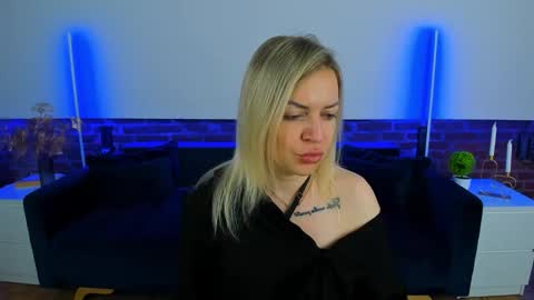 Snapshot of anna_snow9 chatting on 26, 10, 2025 anna_snow9 online show from 26, 10, 2025