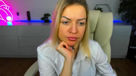 Snapshot of anna_snow9 chatting on 25, 11, 2025 anna_snow9 online show from 25, 11, 2025