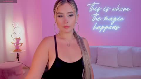 Anna Brooks  online show from 20, 1, 2025