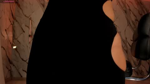 Anna Brooks  online show from 28, 2, 2025