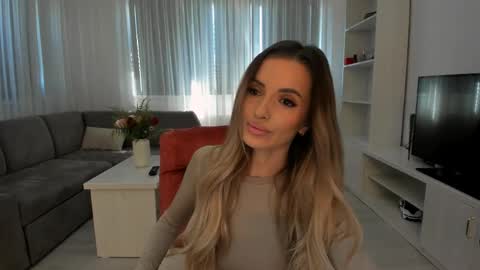 annaise  online show from 26, 4, 2026