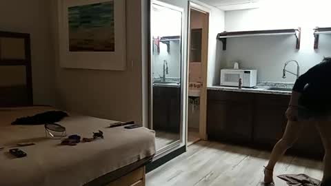 Anna Lee Cross online show from 14, 3, 2026