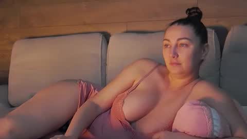 Snapshot of annasplash chatting on 8, 10, 2025 annasplash online show from 8, 10, 2025