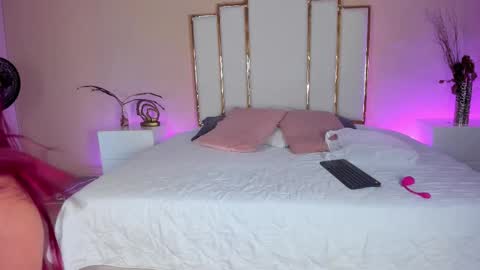 Anna online show from 8, 11, 2025