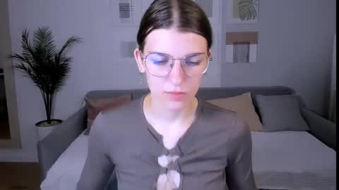 Snapshot of annathorne chatting on 16, 5, 2026 Im Anna online show from 16, 5, 2026