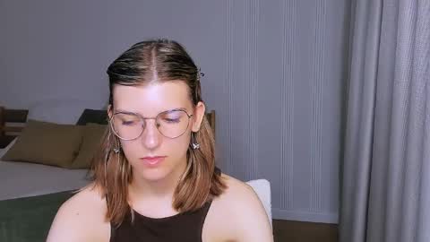 Snapshot of annathorne chatting on 22, 5, 2026 Im Anna online show from 22, 5, 2026