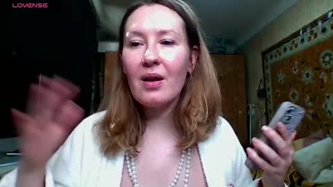 Snapshot of annaxlovers chatting on 13, 2, 2025 AnnaXLovers online show from 13, 2, 2025