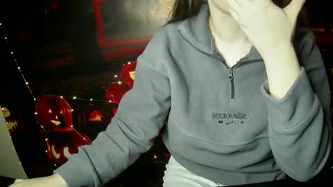 Bella online show from 11, 10, 2025