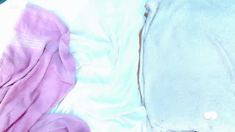 Snapshot of anne_julienne chatting on 24, 12, 2024 online show from 24, 12, 2024