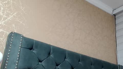 Snapshot of anne_julienne chatting on 19, 9, 2025 online show from 19, 9, 2025