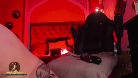 Anne  online show from 2, 2, 2025