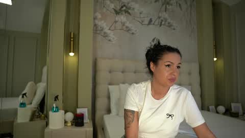 Anne Rey online show from 30, 6, 2026