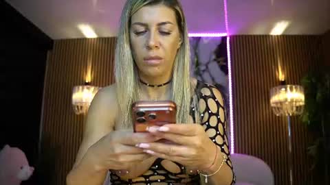 Snapshot of anneswhite chatting on 15, 6, 2026 Ana online show from 15, 6, 2026