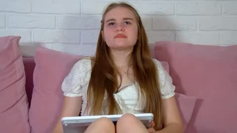 Snapshot of annetbennette chatting on 15, 7, 2026 AnnetBennette online show from 15, 7, 2026