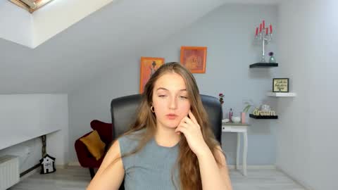 Snapshot of annewilsonn chatting on 11, 11, 2025 annewilsonn online show from 11, 11, 2025