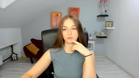 Snapshot of annewilsonn chatting on 24, 11, 2025 annewilsonn online show from 24, 11, 2025