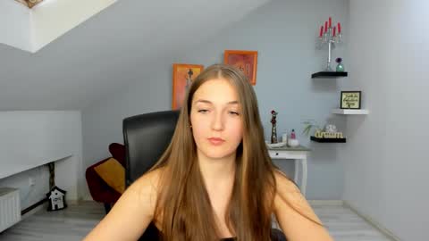 Snapshot of annewilsonn chatting on 26, 11, 2025 annewilsonn online show from 26, 11, 2025